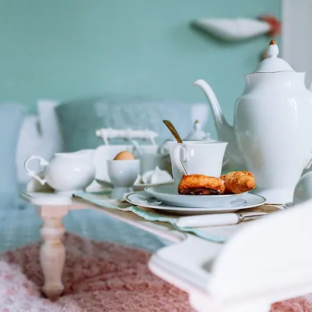 Oda ve Kahvaltı La Des Violettes