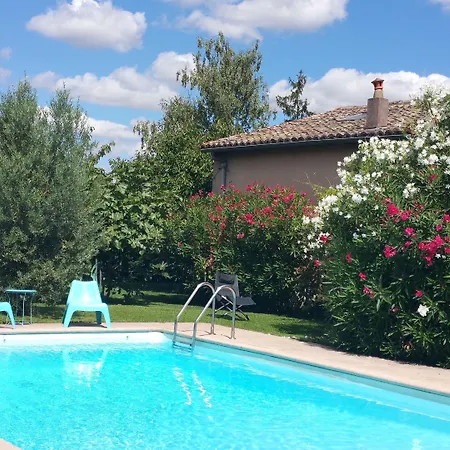 Oda ve Kahvaltı La Des Violettes 4*