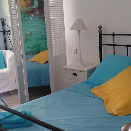 La Des Violettes Oda ve Kahvaltı 4*