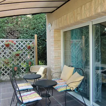 Alojamento de Acomodação e Pequeno-almoço La Des Violettes 4*