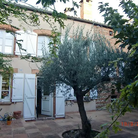 La Des Violettes Bed & Breakfast