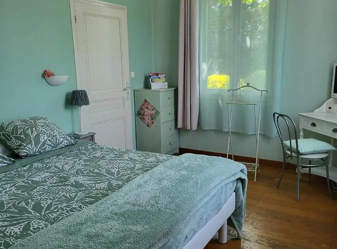 לינה וארוחת בוקר La Des Violettes