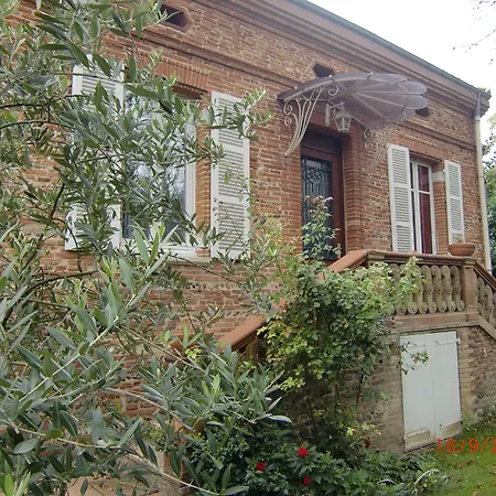 La Des Violettes Bed & Breakfast